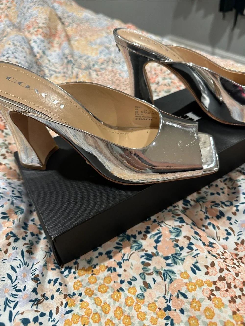 Coach Silver Metallic Open-Toe Mule Heels sz 8